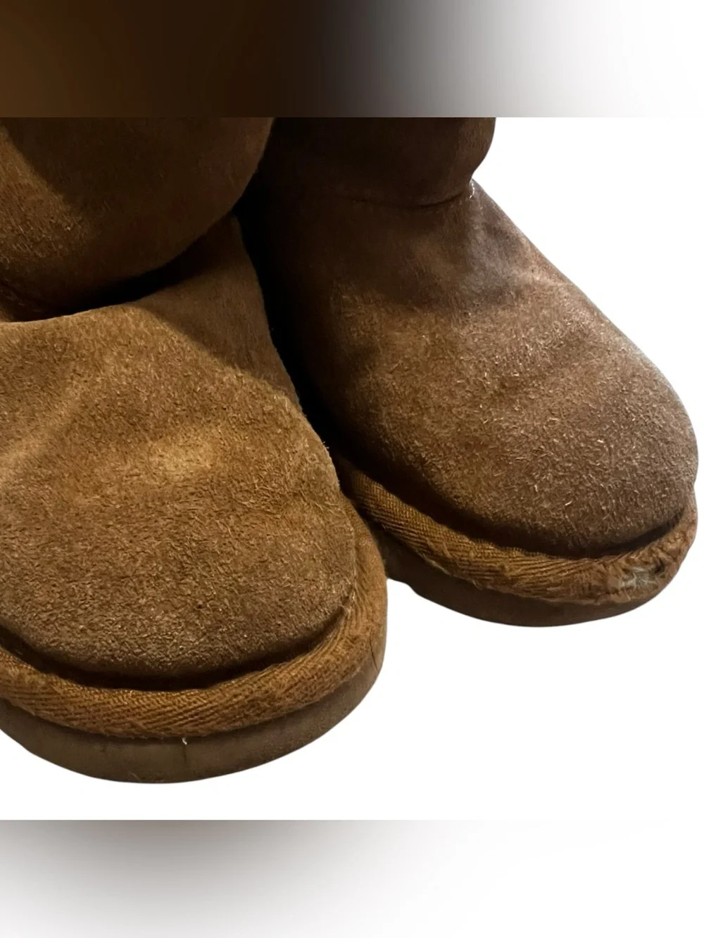 UGG Mini Zip Winter Boot in Chestnut Suede EUC 9 girls